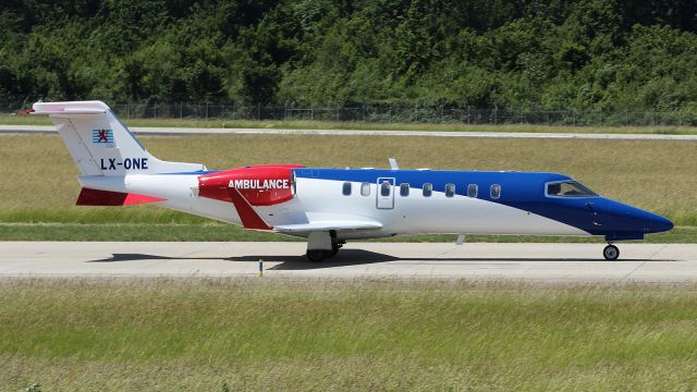 Learjet 35 (LX-ONE)