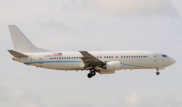 BOEING 737-400 (N314XA)