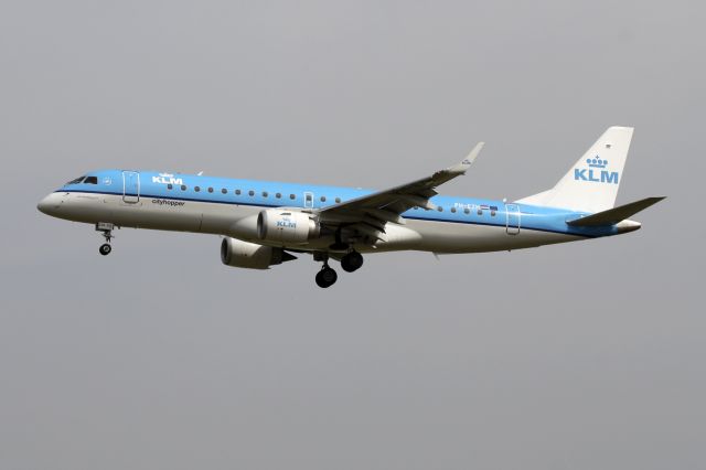 Embraer 170/175 (PH-EZH)