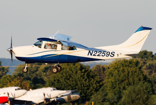 Cessna T210 Turbo Centurion (N2259S)