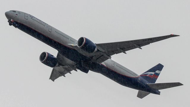 BOEING 777-300 (VQ-BQF)