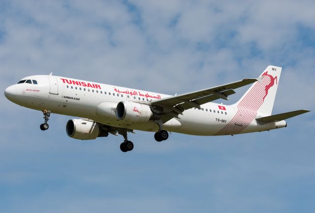 BOEING 737-400 (TS-IMV)