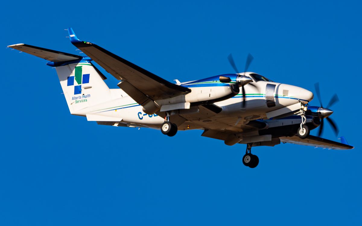Beechcraft Super King Air 200 (C-GLUF)