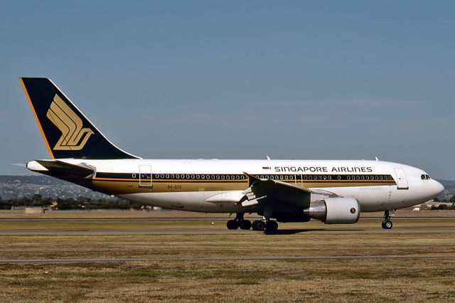 Airbus A330-300 (9V-STC) - SINGAPORE AIRLINES - AIRBUS A310-324 - REG : 9V-STC (CN 680) - ADELAIDE INTERNATIONAL AIRPORT SA. AUSTRALIA - YPAD (8/10/1993)