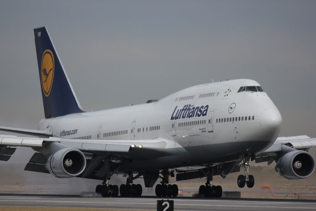 Boeing 747-400 (D-ABVW)