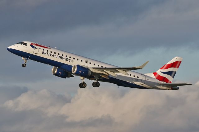 Embraer ERJ-190 (G-LCYU) - BA7329 off to Salzburg.