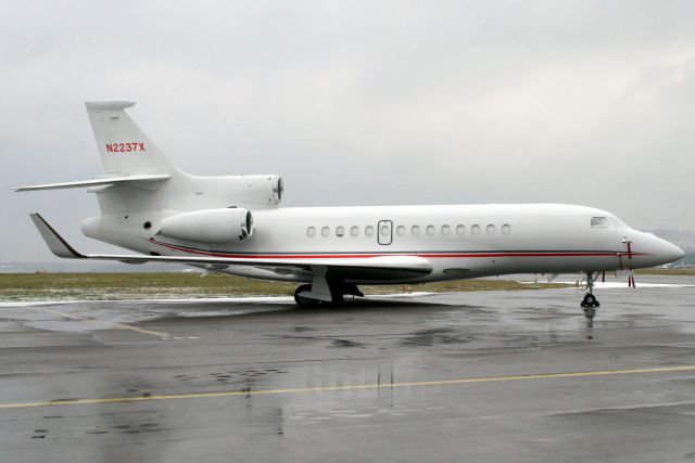 Dassault Falcon 7X (N2237X) - Parked on the 'W' stands on 24-Jan-19 prior to departing for EGGW later in the day.