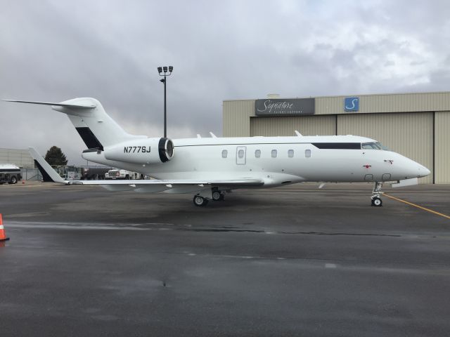 Bombardier Challenger 300 (N777SJ)