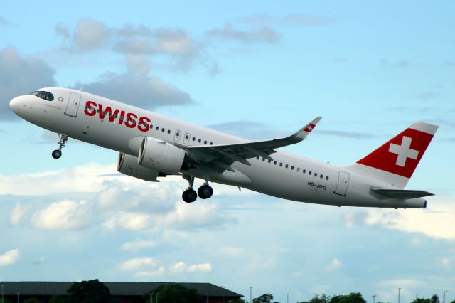 Airbus A320neo (HB-JDG) - Airborne off rwy 27R on 27-May-24 operating flight SWR328 to LSZH.