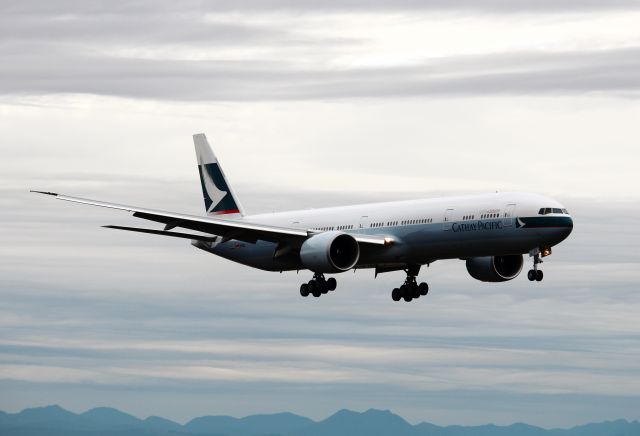 BOEING 777-300ER (B-KQV) - B-KQV Cathay Pacific Boeing 777-367(ER) - C/N 41765 / LN 1273br /Returing to KPAE after a test flight