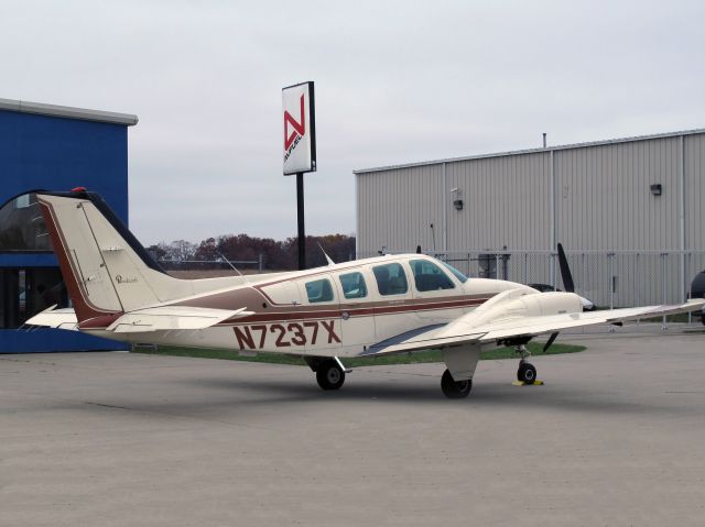 Beechcraft Baron (58) (N7237X)