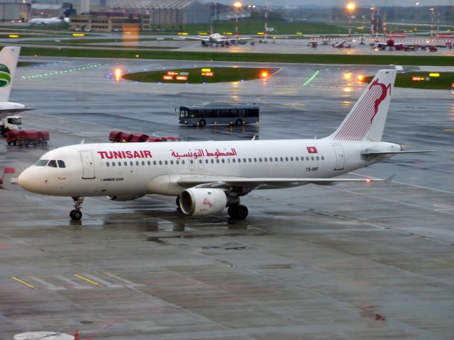 Airbus A320 (TS-IMF)