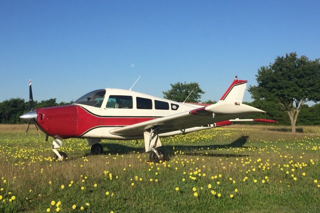 Beechcraft Sundowner (N8022R)