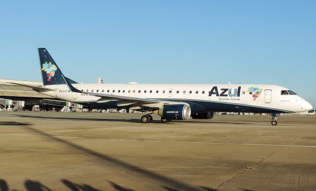 EMBRAER 195 (PR-AYZ)