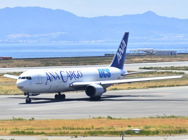BOEING 767-300 (JA602F)