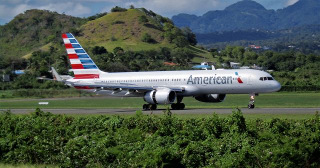 Boeing 757-200 (N187AN)