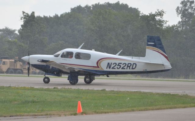 Mooney M-20 Turbo (N252RD) - AirVenture 2014, Mooney Caravan mass arrival