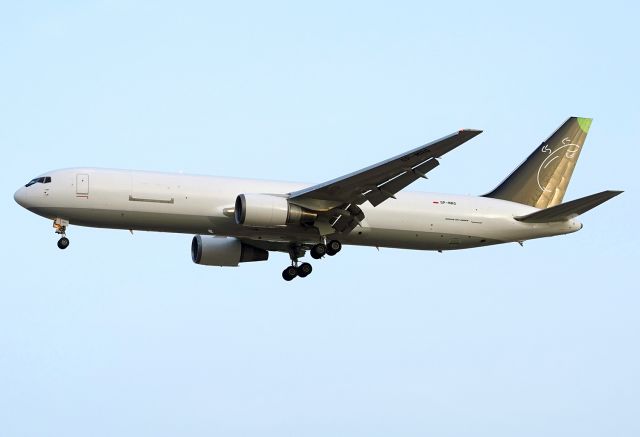 BOEING 767-300 (SP-MRG)