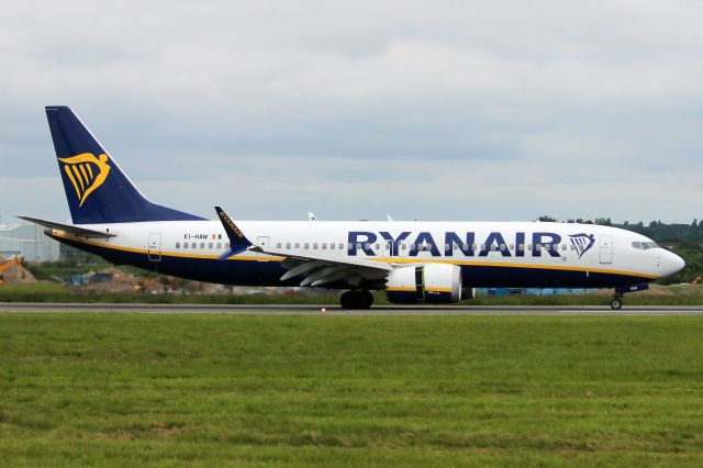 Boeing 737 MAX 8 (EI-HAW) - Landing on rwy 07 on 1-Jun-24 operating flight RYR583 from EPLB.