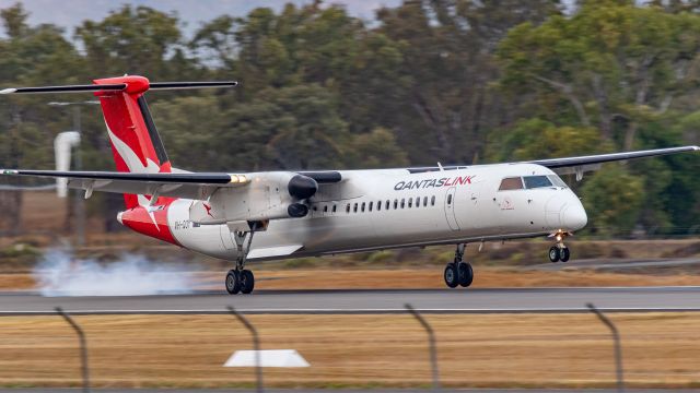 de Havilland Dash 8-400 (VH-QOY)