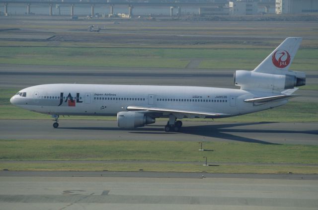 McDonnell Douglas DC-10 (JA8536) - Taxing at Tokyo-Haneda Intl Airport on 1997/12/05