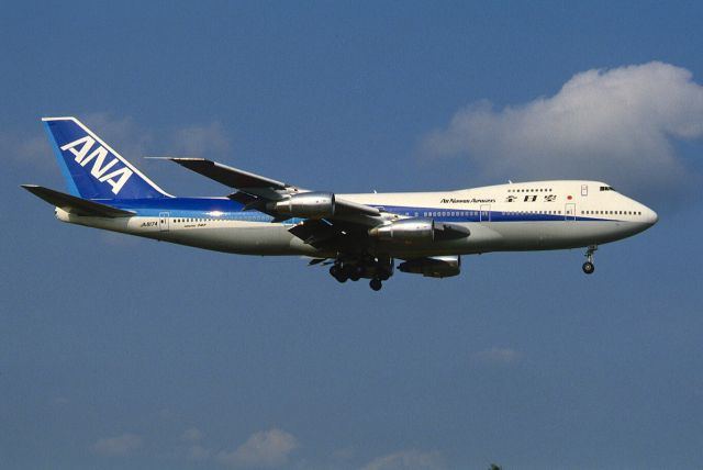 Boeing 747-200 (JA8174) - Final Approach to Narita Intl Airport Rwy16 on 1986/08/10