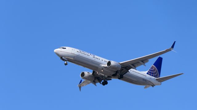 Boeing 737-900 (N37434)
