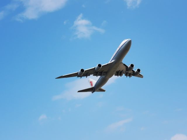 BOEING 747-8 (B-2487) - Take off on runway 18L