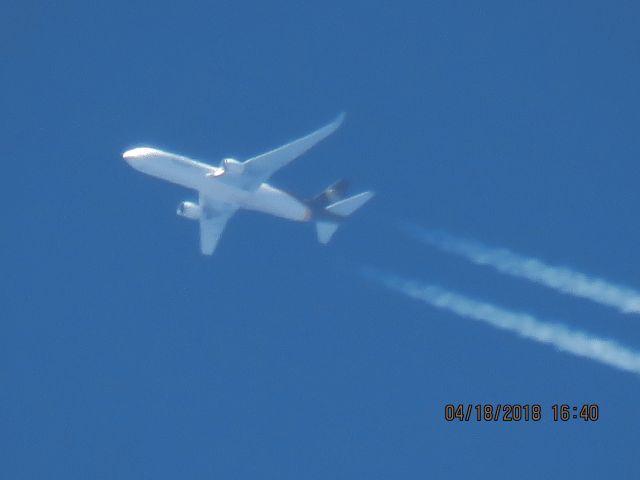 BOEING 767-300 (N305UP)