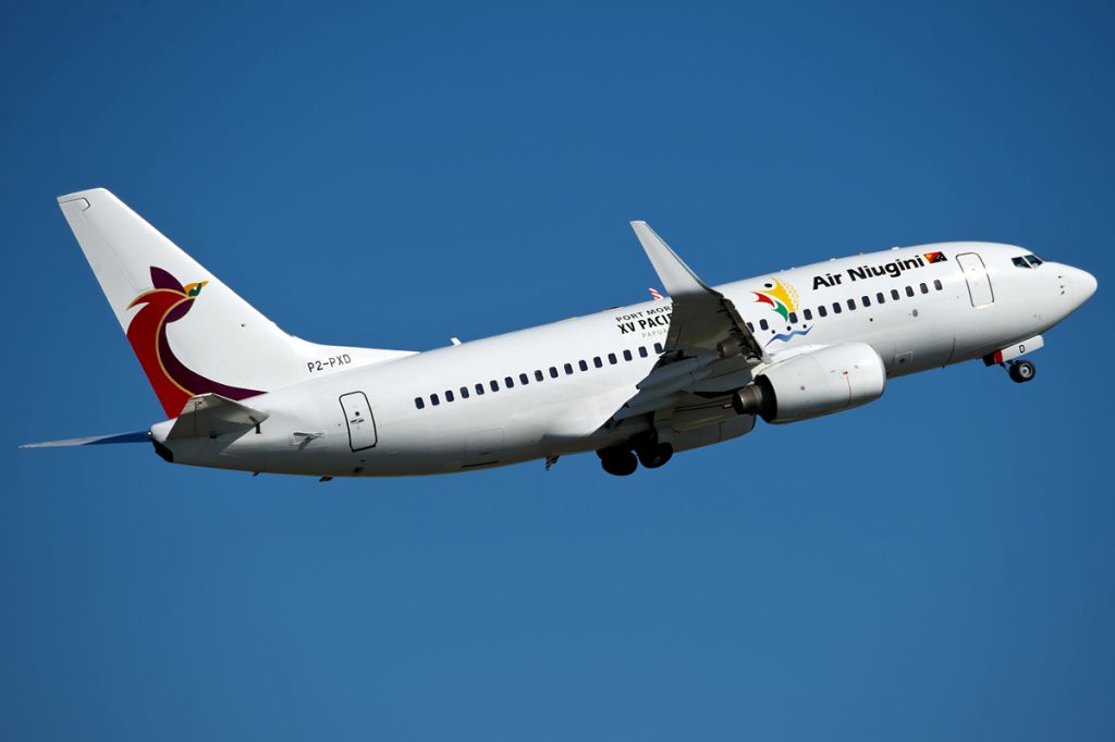 Boeing 737-800 (P2-PXD)