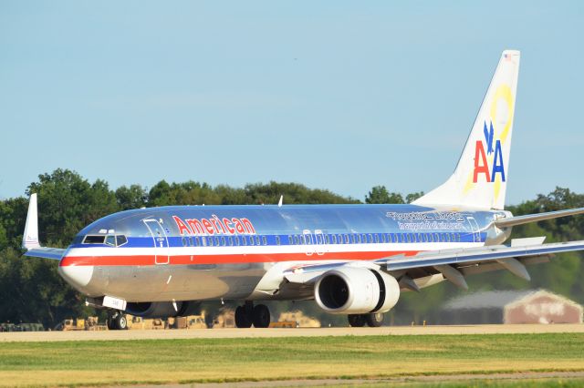 Boeing 737-800 (N905AN)