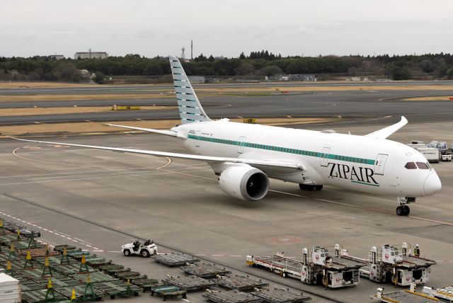 Boeing 787-8 (JA826J)