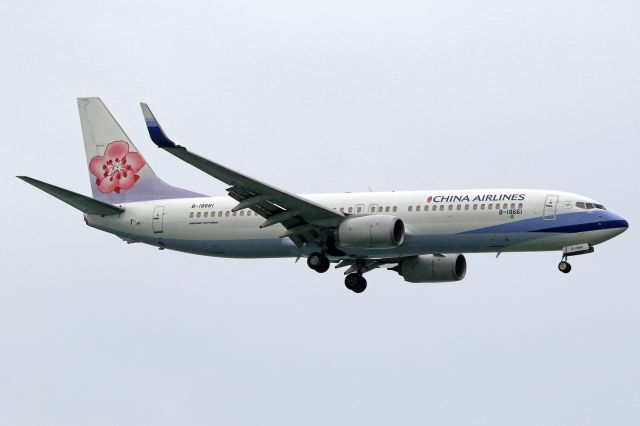 Boeing 737-700 (B-18661)