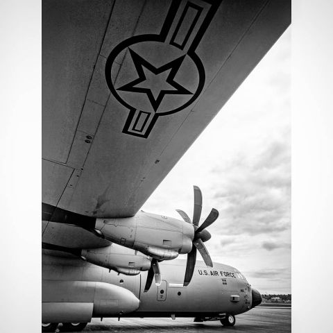 Lockheed C-130 Hercules —