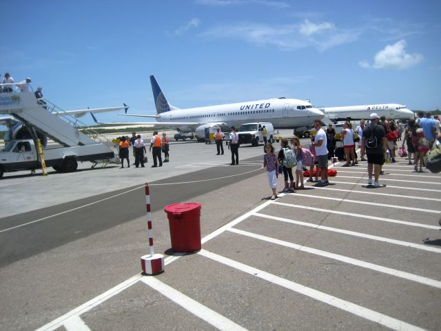 Boeing 737-900 (N81449) - United 737-900 N81449 at Turks and Caicos Airport on July 1, 2012. This was taken on ground view when we were getting ready to board.