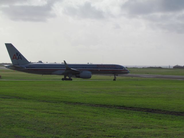 Boeing 757-200 (N676AN) - AA2719 to KMIA