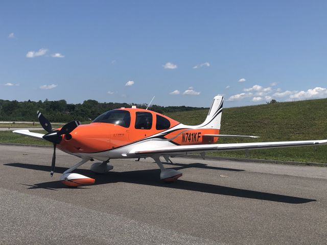 Cirrus SR-22 (N741KF)