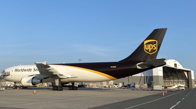 Airbus A300F4-600 (N168UP) - UPS A300 Freighterbr /BSIF