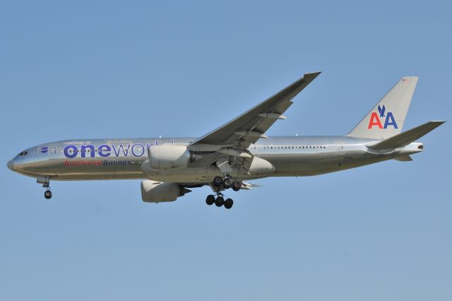 Boeing 777-200 (N791AN)