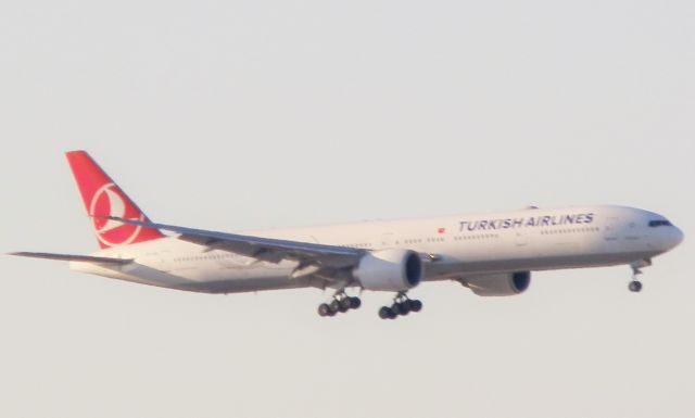 BOEING 777-300ER (TC-JJH)