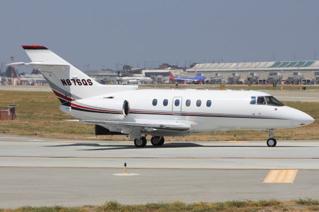 Hawker 800 (N876QS)