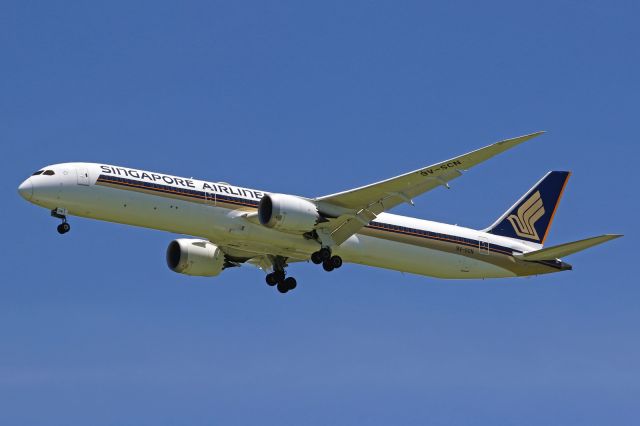 BOEING 787-10 Dreamliner (9V-SCN)