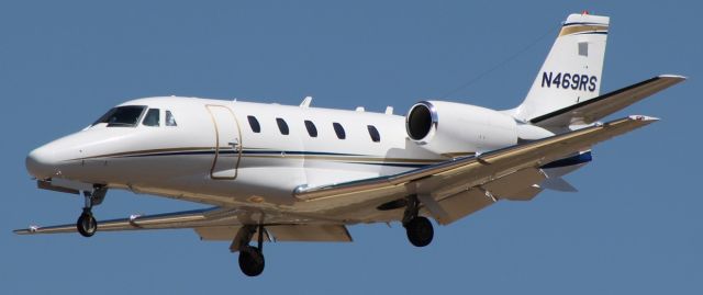 — — - Citation Excel N469RS on short final for runway 22 at Heber City, Utah