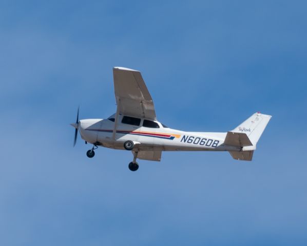 Cessna Skyhawk (N606DB)