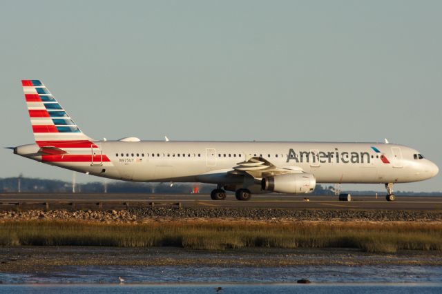 Airbus A321 (N975UY)