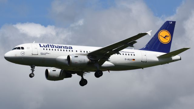 Airbus A319 (D-AILR)