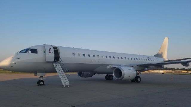 Embraer ERJ-190 (N65GJ)