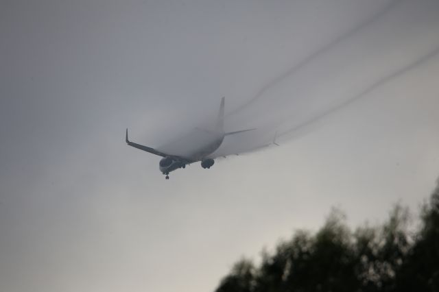 Boeing 737-900 (N904DN)