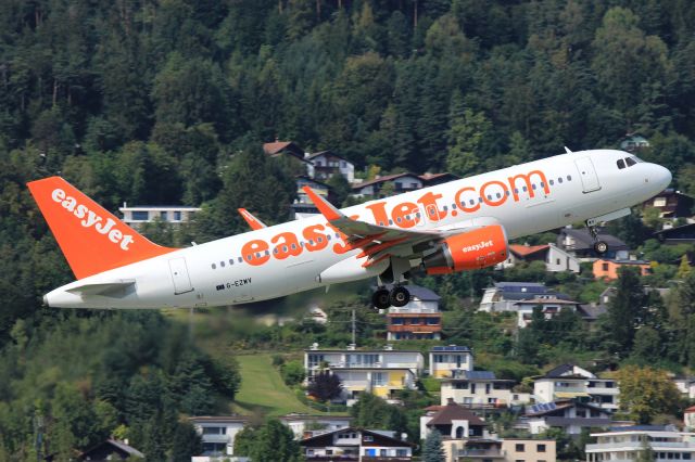Airbus A320 (G-EZWV)