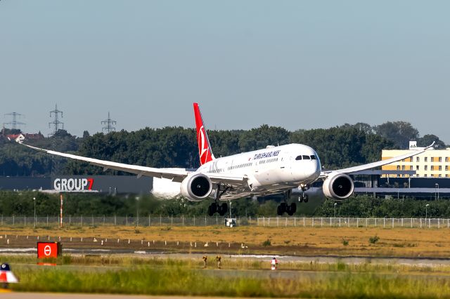 Boeing 787-9 Dreamliner (TC-LLO)